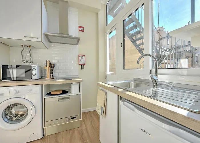 Charming Apartment Lisbon